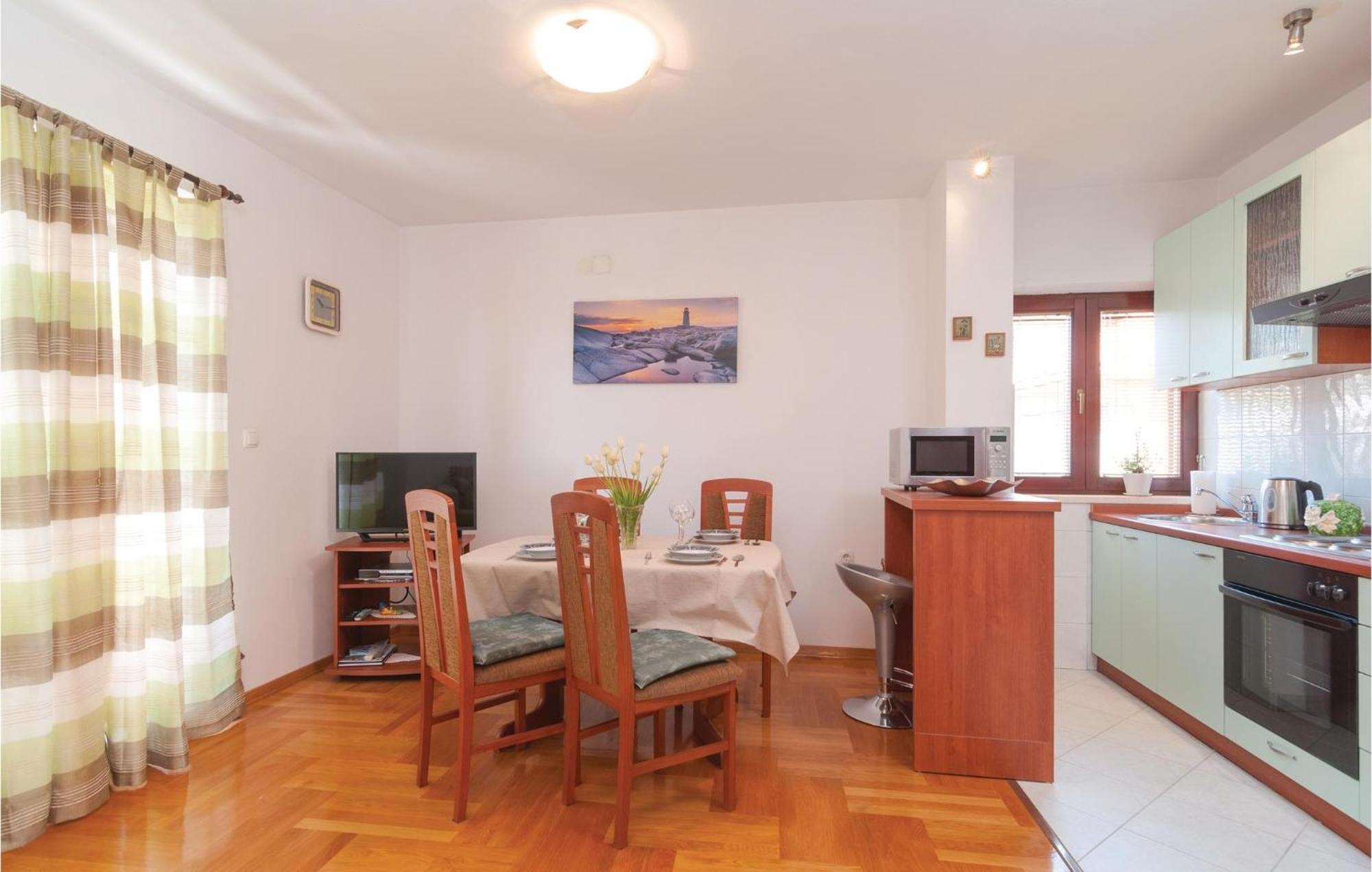 Lovely Apartment In Split With Wifi Exterior foto